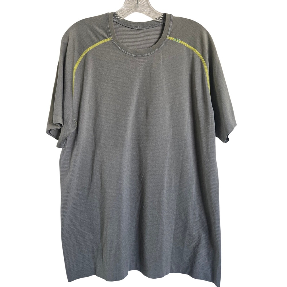 Lululemon Men's Size XL Light Gray Metal Vent Sweat Wicking Short Sleeve T Shirt